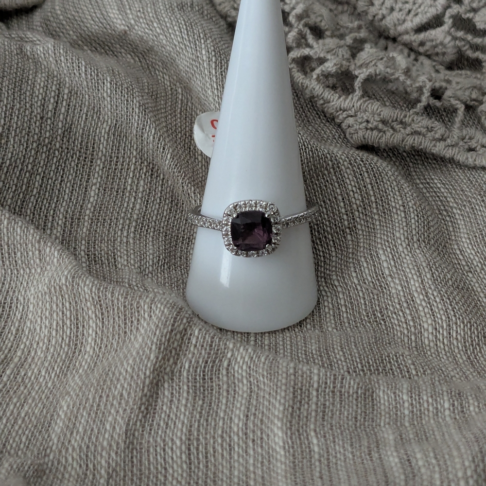 Elegant Silver and Purple Gemstone Ring